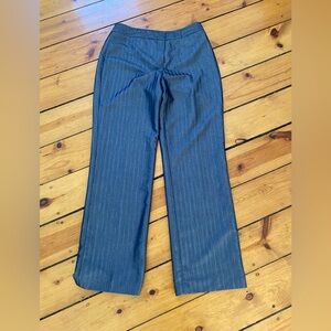 Jones New York dress pants gray/silver pin striped size 8
